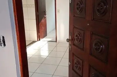 Excelente apartamento na cohab josé bonifácio, conta com 2 dormitórios e uma vaga coberta.