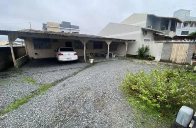 Casa / terreno de esquina - meia praia - navegantes