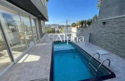 Casa à venda no condomínio alphasítio em santana de parnaíba.
