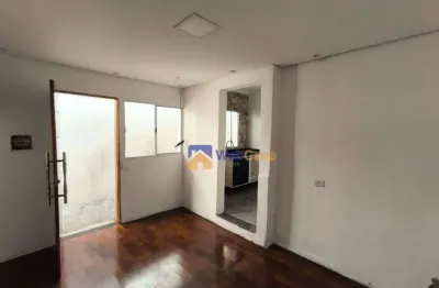 Alugo casa com 1 quarto e cozinha por r$ 950/mês - jardim helian - são paulo/sp