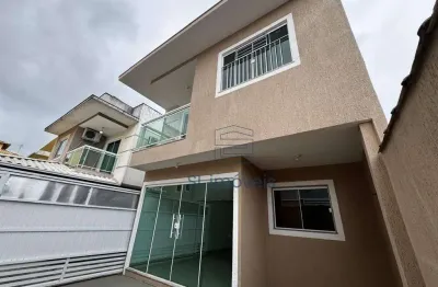 Casa duplex com 2 quartos à venda próxima ao shopping e atacadão em rio das ostras