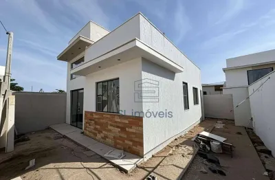 Casa linear com 2 quartos (1 suíte) e terraço à venda no village, rio das ostras