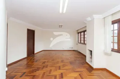 Casa com 3 quartos para alugar no Pilarzinho, Curitiba 