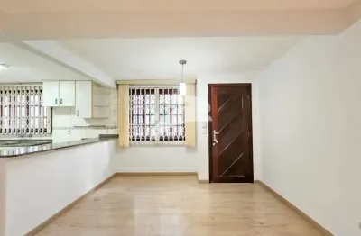 Casa com 3 quartos para alugar na Rua Alcebíades Plaisant, 807, Água Verde, Curitiba