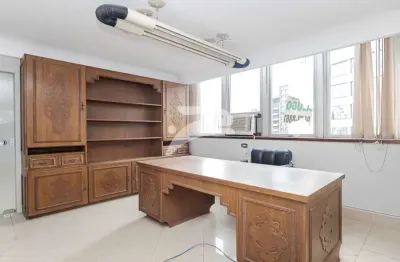 Sala comercial para alugar na Rua Cândido de Leão, 45, Centro, Curitiba