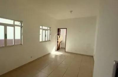 Sala comercial 25m² na região sul próximo ao mercado do pai