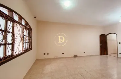 Casa - Vila Formosa -  Jacareí - 3 Dormitórios (1 suíte) - 280m²