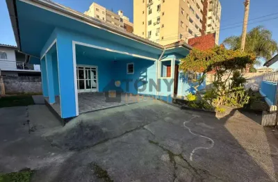 Casa espaçosa com 3 quartos e 140m2 em areias - ca1769