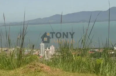 Terreno à venda no Roçado, São José 