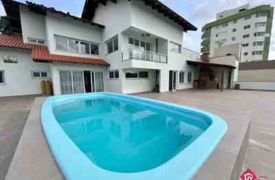 Casa para venda - 800.16m², 5 dormitórios, sendo 2 suites, 6 vagas - universitário