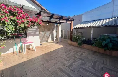 Casa para venda - 282.02m², 3 dormitórios, sendo 1 suites, 3 vagas - interlagos