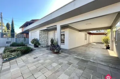Casa para venda - 210m², 3 dormitórios, sendo 1 suites, 2 vagas - interlagos