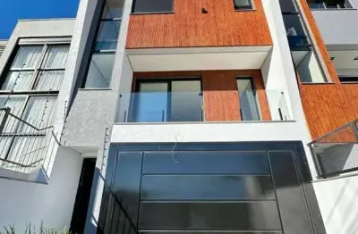 Casa com 3 quartos à venda na Francisco Chiarello, 48, Nossa Senhora da Saúde, Caxias do Sul por R$ 1.275.000