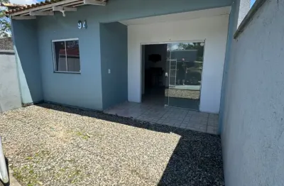 Linda e aconchegante casa pronta para morar no centro de araquari