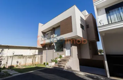 Casa em condomínio 4 quartos (sendo 2 suítes) com vista da cidade e muita privacidade