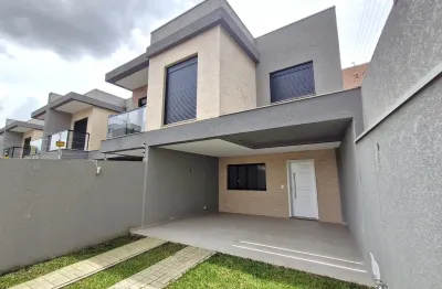 Belíssimo sobrado no tingui com 114m² com 03 quartos 02 vagas de garagem e amplo terreno nos fundos