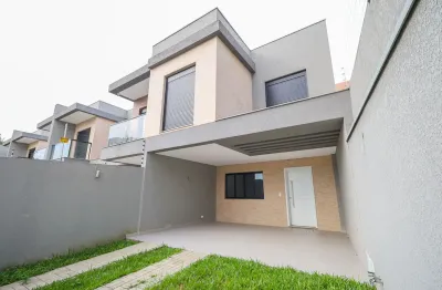 Belíssimo sobrado no tingui com 114m² com 03 quartos 02 vagas de garagem e amplo terreno nos fundos