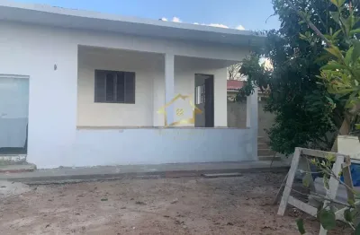 Excelente casa para locação no centro de quatro barras