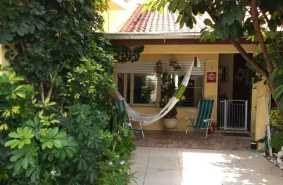 Sobrado 01 dorm à venda no bairro capão novo com 55 m² de área privativa - 1 vaga de garagem