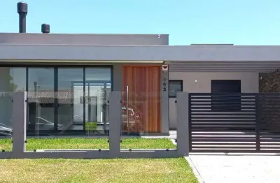 Casa 03 dorm à venda no bairro arroio teixeira com 137 m² de área privativa - 2 vagas de garagem