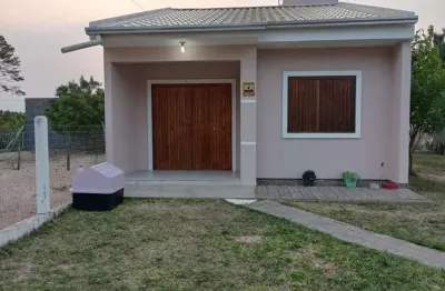 Casa 02 dorm à venda no bairro capão novo - 1 vaga de garagem
