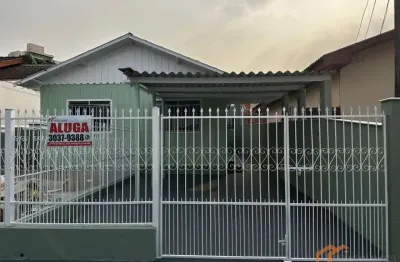 Casa com 3 quartos para alugar na Rua Alessandro Volta, 836, Industrial, Londrina