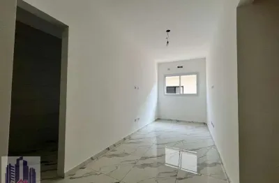 Casa sobreposta alta em condomínio 2 quartos – tude bastos, praia grande/sp