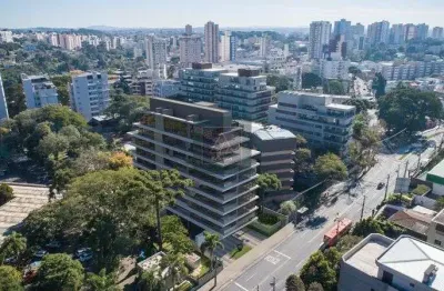 Cabral - 3 suítes. 3 vagas. 190 m² privativos. face norte.