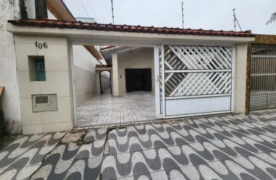 Casa com oportunidade no solemar com 3 dormitórios a 80 metros da praia