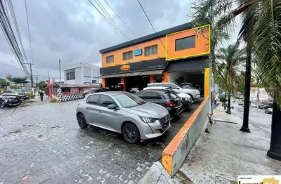 Sala comercial para alugar com 85 m² de vão livre e 2 banheiros em Itaquera - São Paulo/SP.