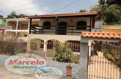 Imperdível - Casa Duplex de 3 quartos, 2 suítes - Próximo do Centro e Comércio!