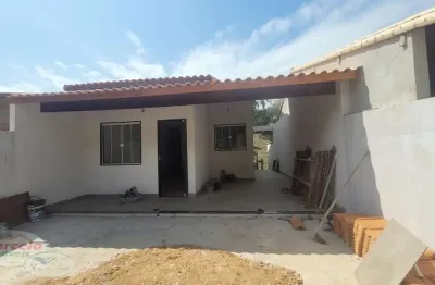 Casa Maravilhosa com Quintal 2 quartos sendo 1 suíte - Maricá RJ