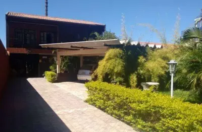Casa com 4 quartos à venda no Bacacheri, Curitiba 