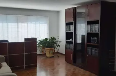 Excelente casa comercial com terreno zr4 com 12,00 m de testada