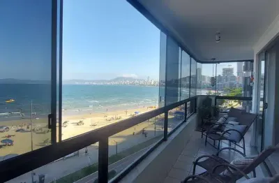 Apartamento com ampla varanda frente mar na Praia Central de Itapema
