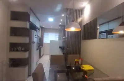 Lindo e aconchegante sobrado mobiliado em condomínio fechado