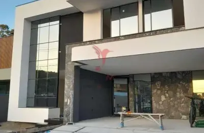 Casa de altíssimo padrão pronta para morar em camboriú,  ótima localização !