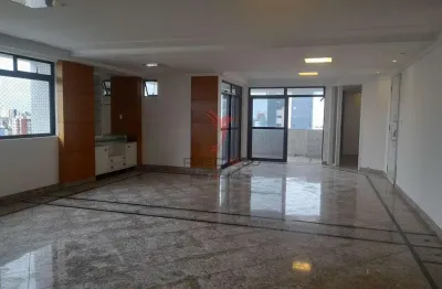 Apartamento em manaira. um por andar. 3 suites. sala enorme, varanda. 3 vagas de garagem