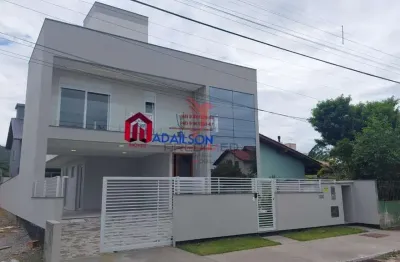 Linda casa com 03 suítes, no coração do campeche, floripa sc