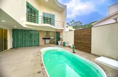 Casa em itajaí com 380 mts2, no ressacada,área de festas,churrasqueira,piscina, 2 vagas