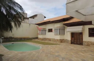 Casa com 3 suítes,  3 vagas de garagem. imóvel de alto padrão no portal daa colinas