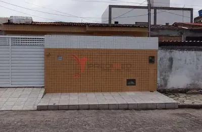 Casa em mangabeira de 3 quartos, com terraço e garagem