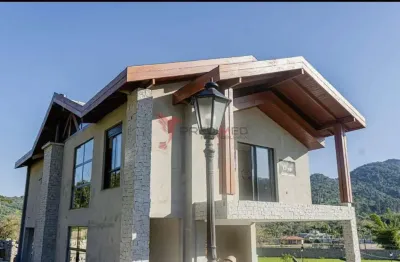 Linda casa em condomínio fechado , no bairro  casa branca em itapema,  sc
