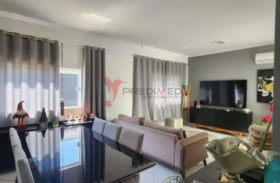 Casa mobiliada de 4 quartos, piscina churrasqueira, garagem para 4 carros,parq das árvores