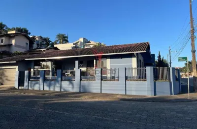 Casa  mobiliada com 2 suites,localizada no bairro jaragua esquerdo