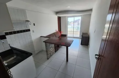 Apartamento semi mobiliado na avenida principal do bessa a 50m do mar