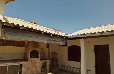Excelente casa no centro de iguaba por r$ 250.000 aceita financiamento