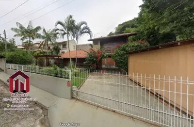 Belíssima casa sozinha no terreno a 700 metros da praia Ingleses. Florianópolis SC