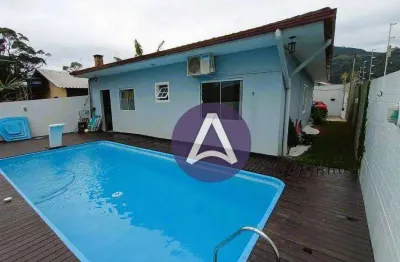 Casa 3 quartos 1 suite garagem para 4 carros e piscina