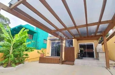 Casa com 3 dormitórios para alugar, 120 m² por R$ 4.800,00/mês - Pântano do Sul - Florianópolis/SC